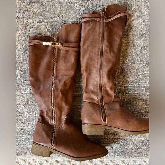 Brown boots - Picture 3 of 8